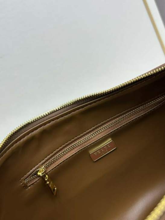 Picture of Prada Handbags _SKUfw187249243fw